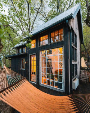 Treetop Hideaways: Wood Lily Treehouse in Chattanooga